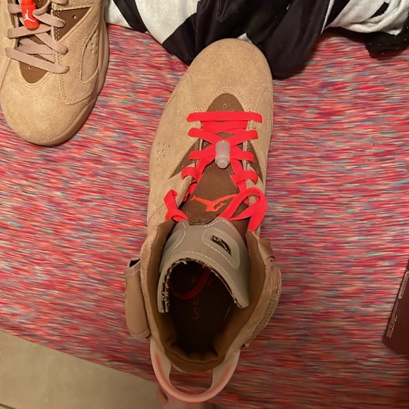 Jordan 6 British Khaki - Picture 4 of 14